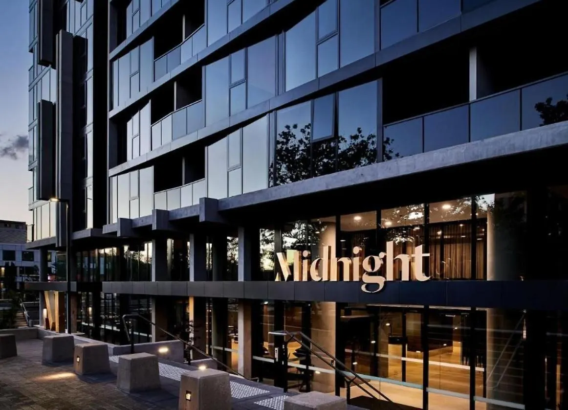 2 Bed 2 Bath Luxury Apartment In Braddon Canberra - Free Heated Pool, Gym, Parking Australia