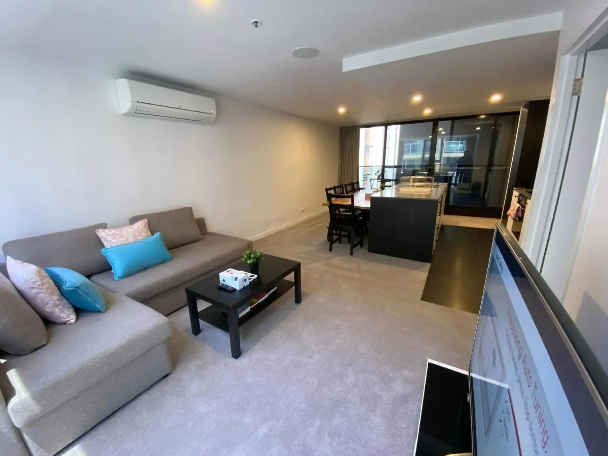 2 Bed 2 Bath Luxury Apartment In Braddon Canberra - Free Heated Pool, Gym, Parking 0*,